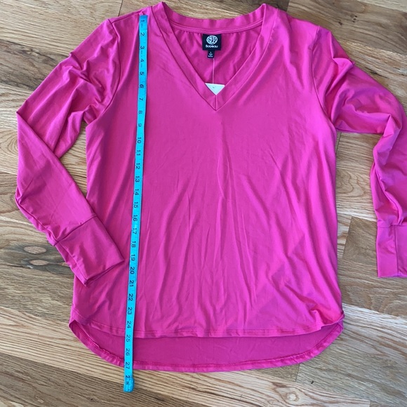 NWT  Bobeau V-Neck Butter Top in Fuchsia - Picture 10 of 11